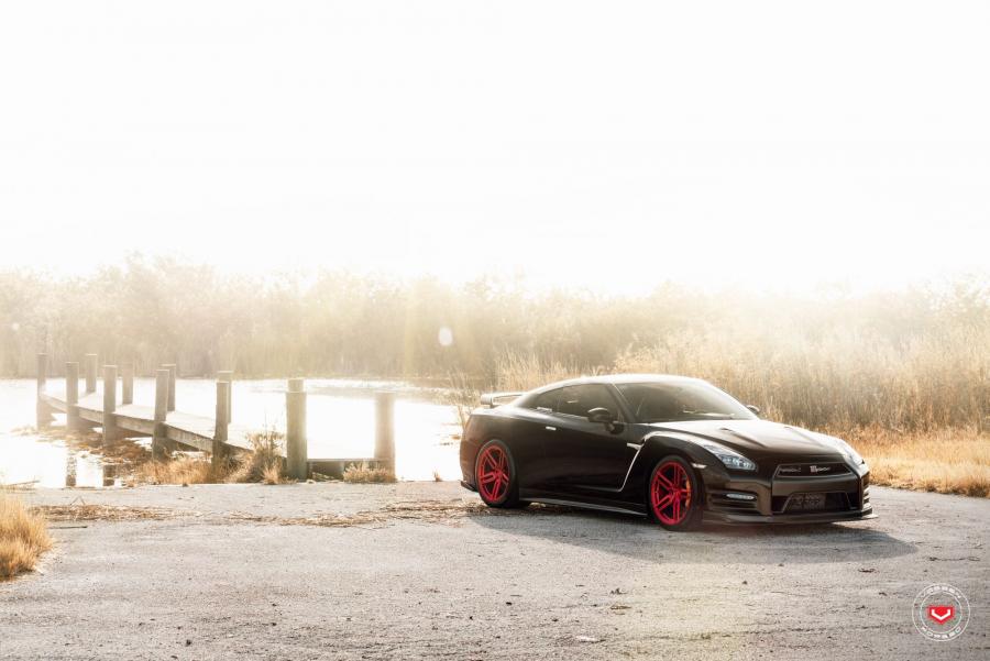  Nissan GT-R on Vossen Wheels (HC-1) 2017 года  (фото 8 из 13)